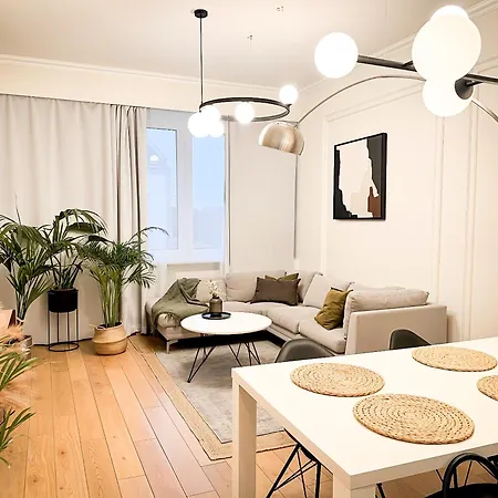 Apartment Unitapartament Delux: Elegant Center Near Zbawiciela Square Warsaw