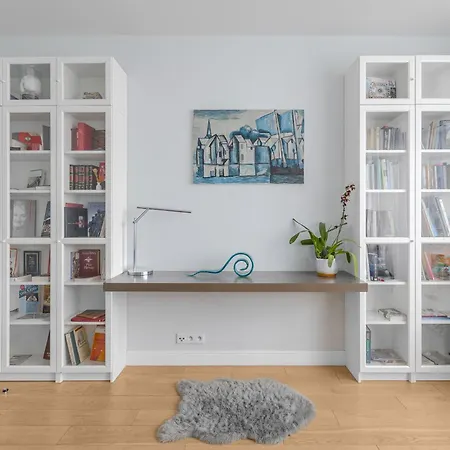 Apartment Unitapartament Delux: Elegant Center Near Zbawiciela Square Warsaw