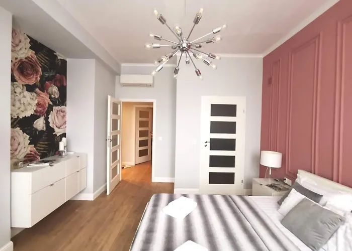 Unitapartament Delux Centrum Blisko Plac Zbawiciela Hala Koszyki Metro Politechnika Jest To Elegancki I Wygodny Na I W Warszawie - Zapraszamy شقة