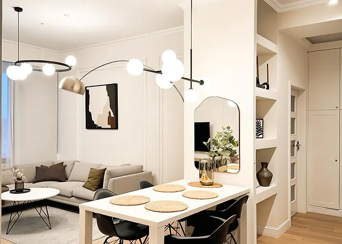 Unitapartament Delux Centrum Blisko Plac Zbawiciela Hala Koszyki Metro Politechnika Jest To Elegancki I Wygodny Na I W Warszawie - Zapraszamy شقة